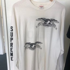 Size L. No stains or rips. Very good condition.